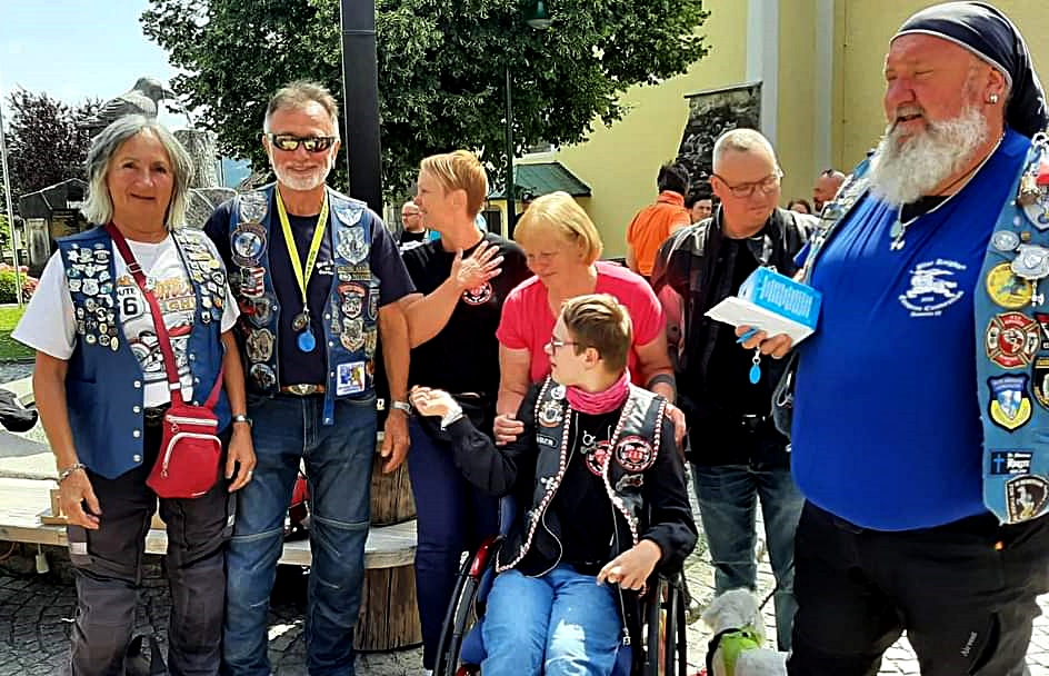„Blue Knights“ Weiden zeigen ihr großes Herz