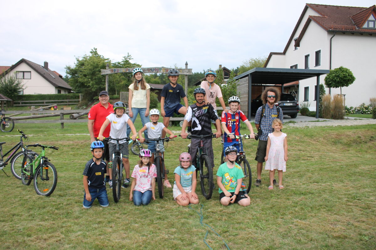 Aufregendes Ferienprogramm: Amüsante „Fahrschule“ für junge Pedalritter