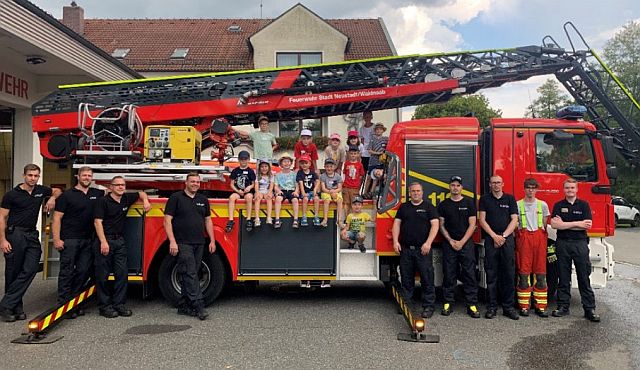 Kinderferienclub zu Besuch bei der Neustädter Feuerwehr