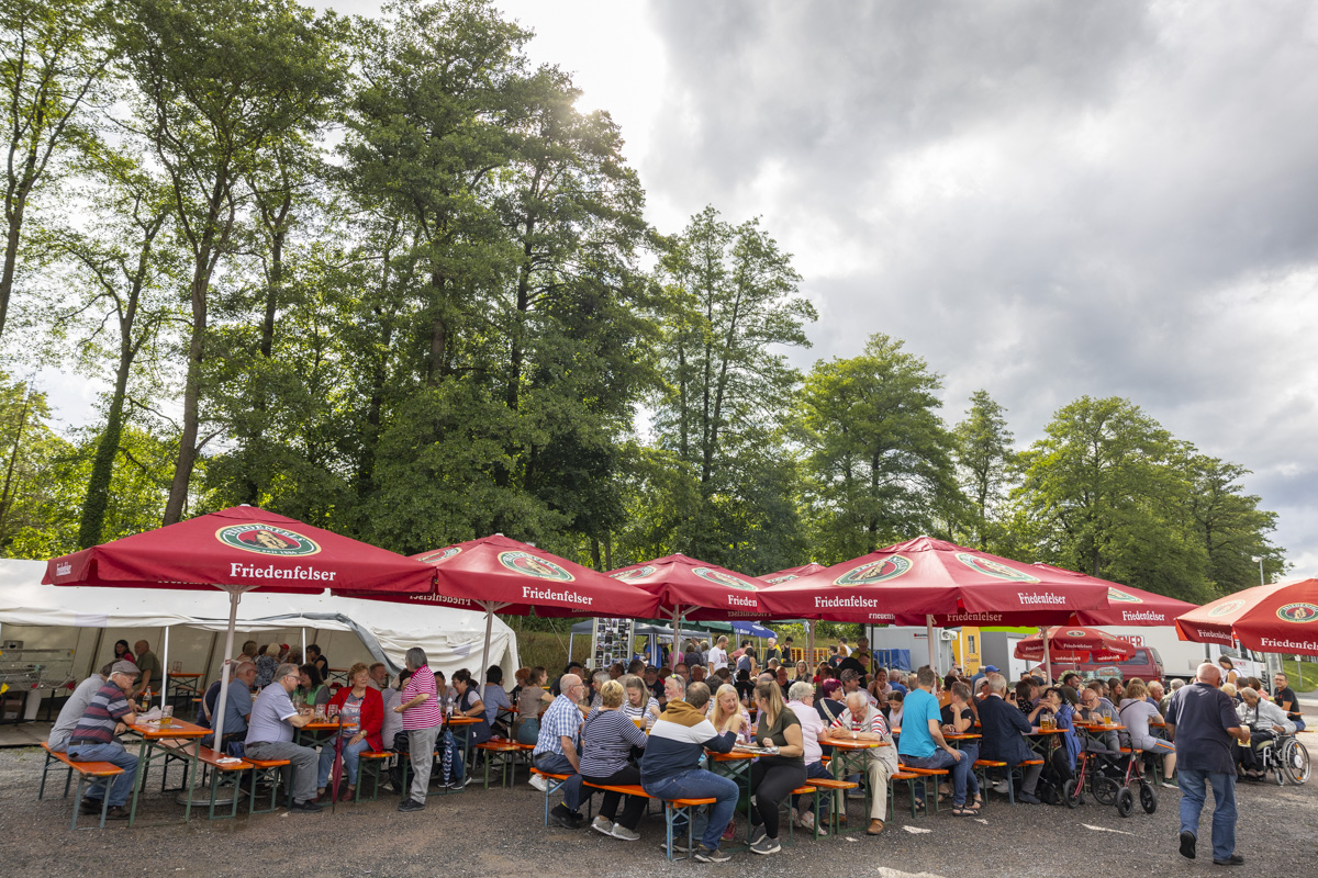 Das Fischerfest in Weiden war ein kulinarischer und musikalischer Hochgenuss