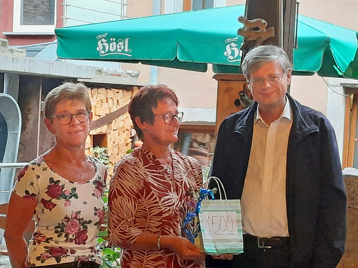 1.500 Euro für Rosenkranzstationen