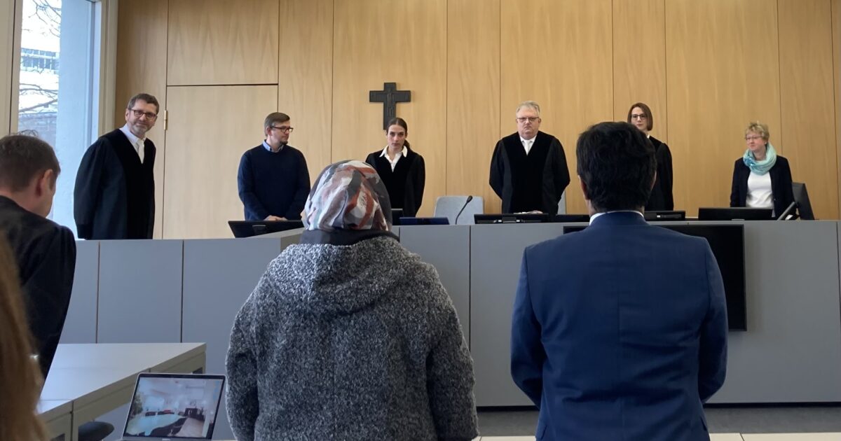 Kinder im Wahn aus Fenster geworfen: Gericht entlässt Mutter in Freiheit