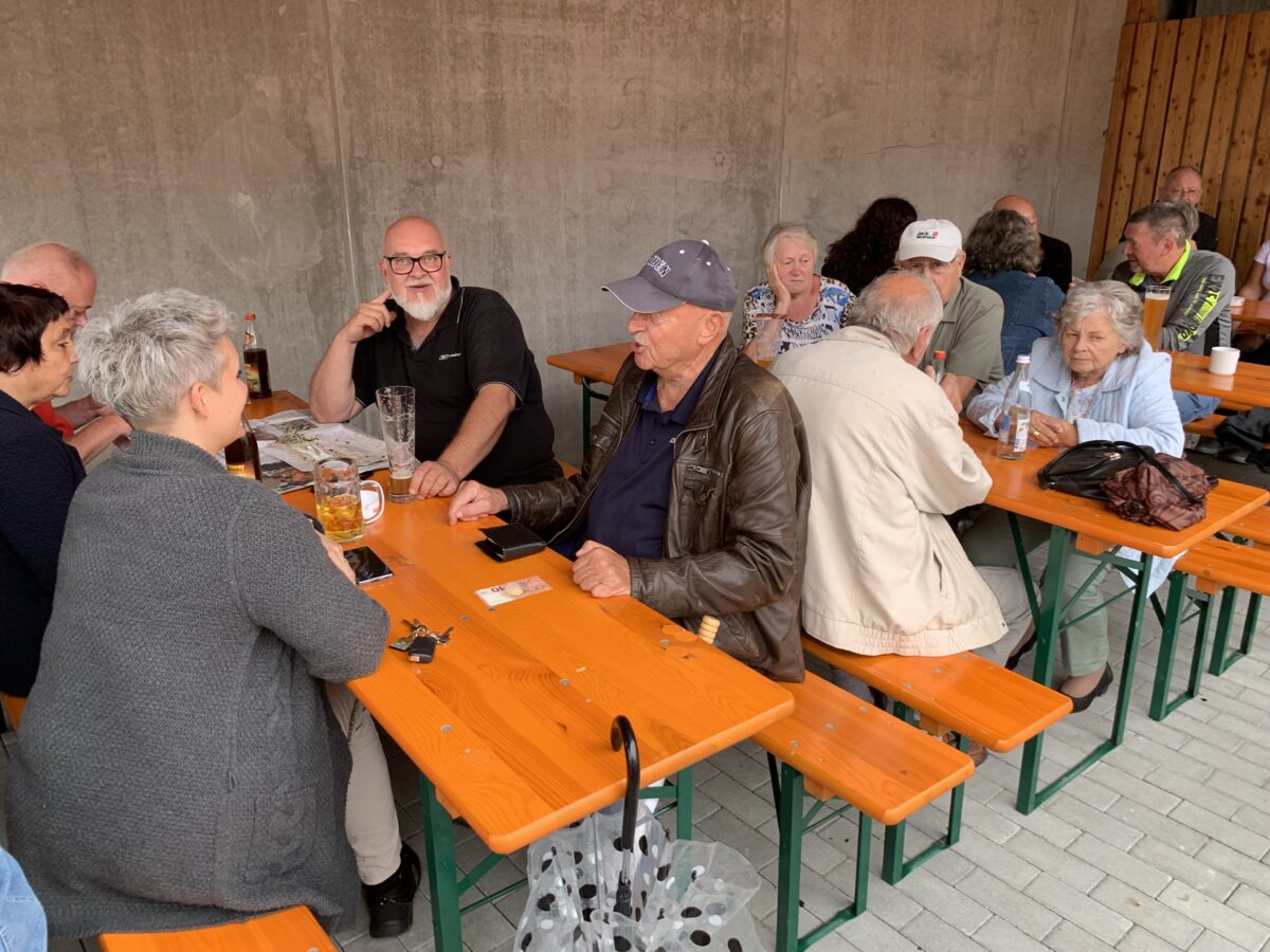 Besucher tröpfeln wie Regen