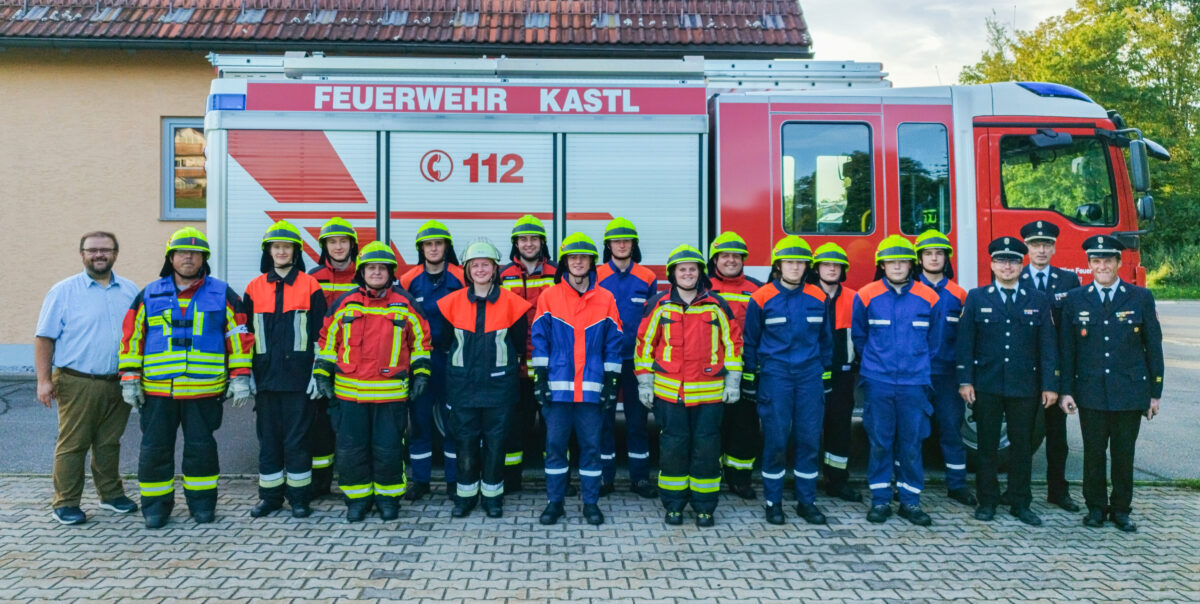 Feuerwehrleute legen Leistungsprüfung ab