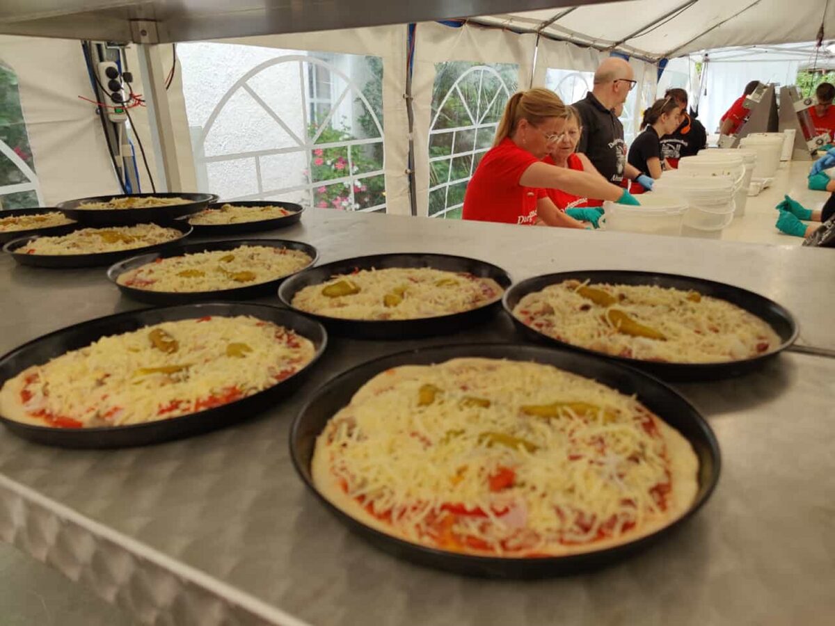 Pizzen essen für einen guten Zweck: Brauch in Altendorf