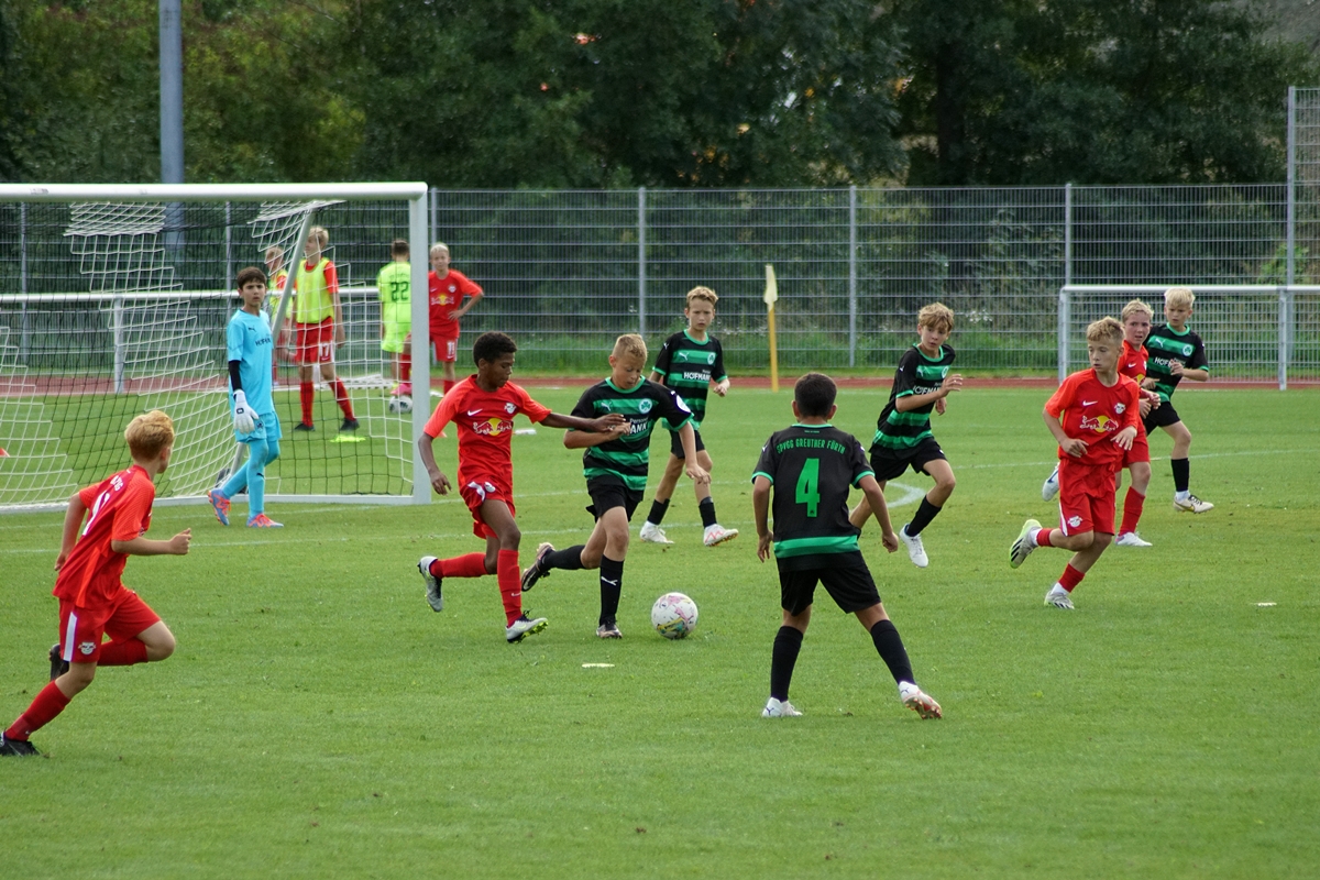 Profi-Nachwuchs betreibt in Kemnath tolle Werbung für den Jugendfußball