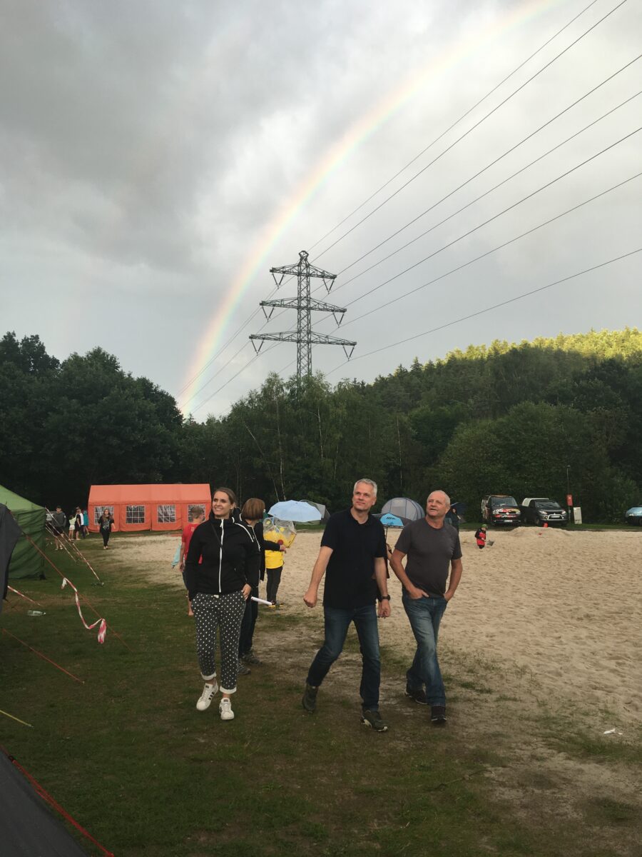 Spendenscheck „flatterte“ ins Zeltlager der TSV-Jugend aus Flossenbürg