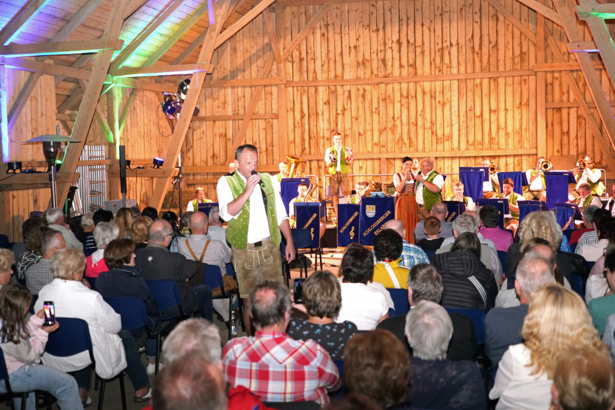 Der ganze Stodl war voll: Waldthurner Kultursommer mit Eslarner Spitzenkapelle