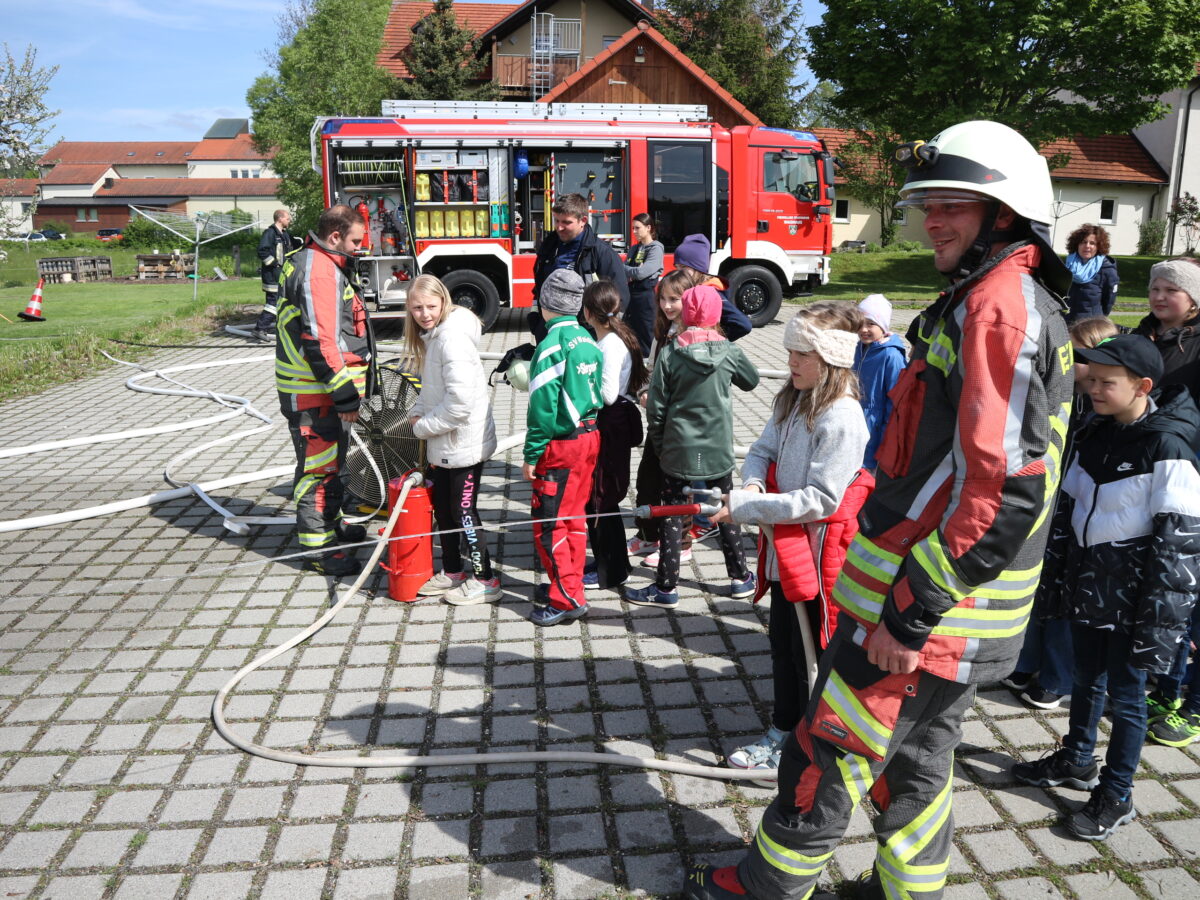 Feuerwehr lässt sich in die Karten schauen