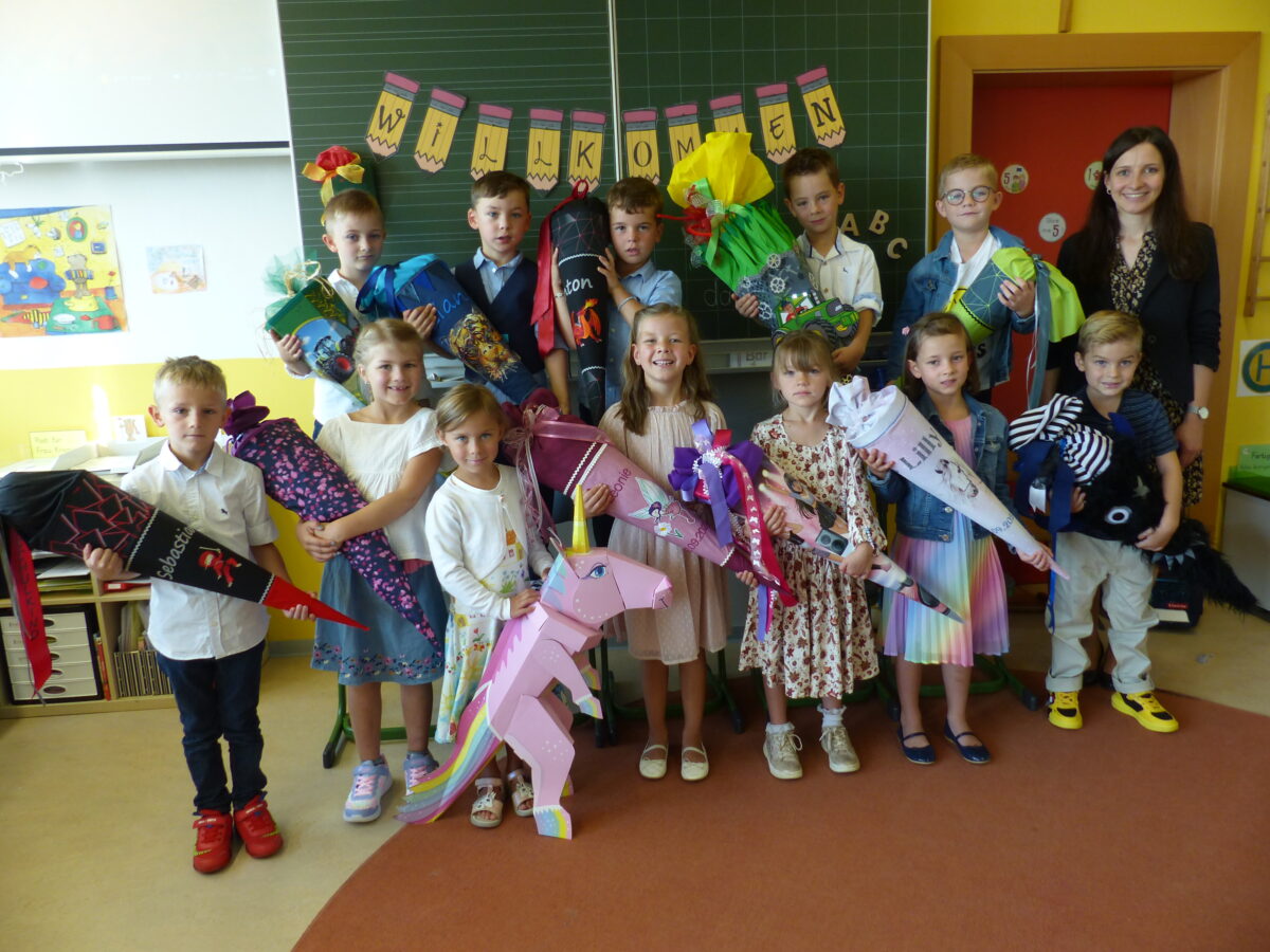 Liebevolle Begrüßung für Einschulkinder