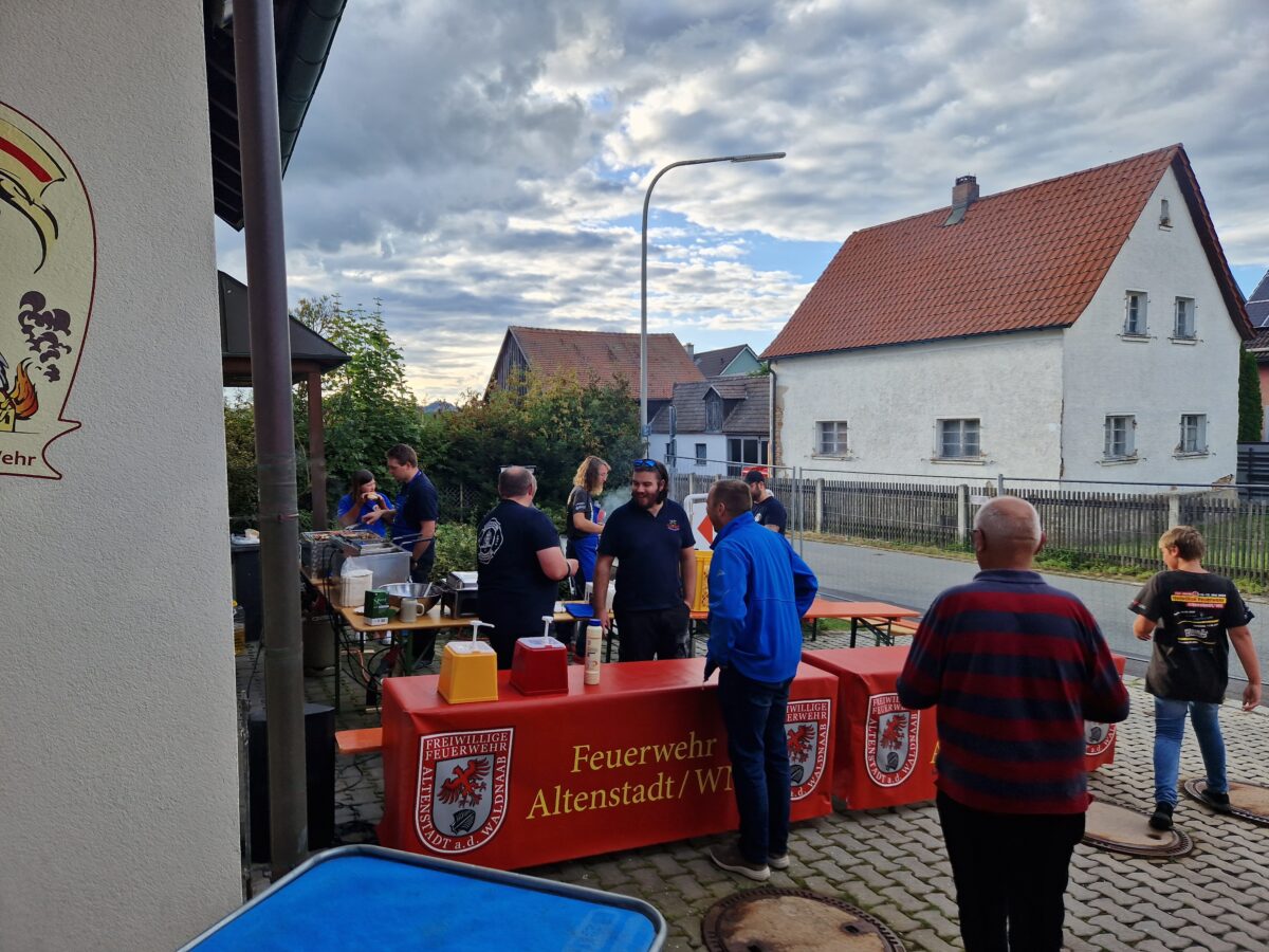Rundfahrten mit den Feuerwehrautos bei der „Langen Nacht“