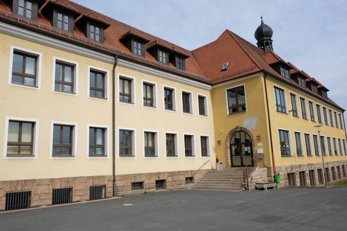 Der Marktgemeinderat plant den Neubau einer offenen Ganztagsschule