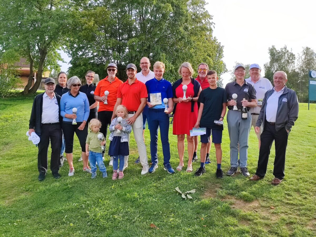 Strahlende Sieger beim Golfclub Stiftland