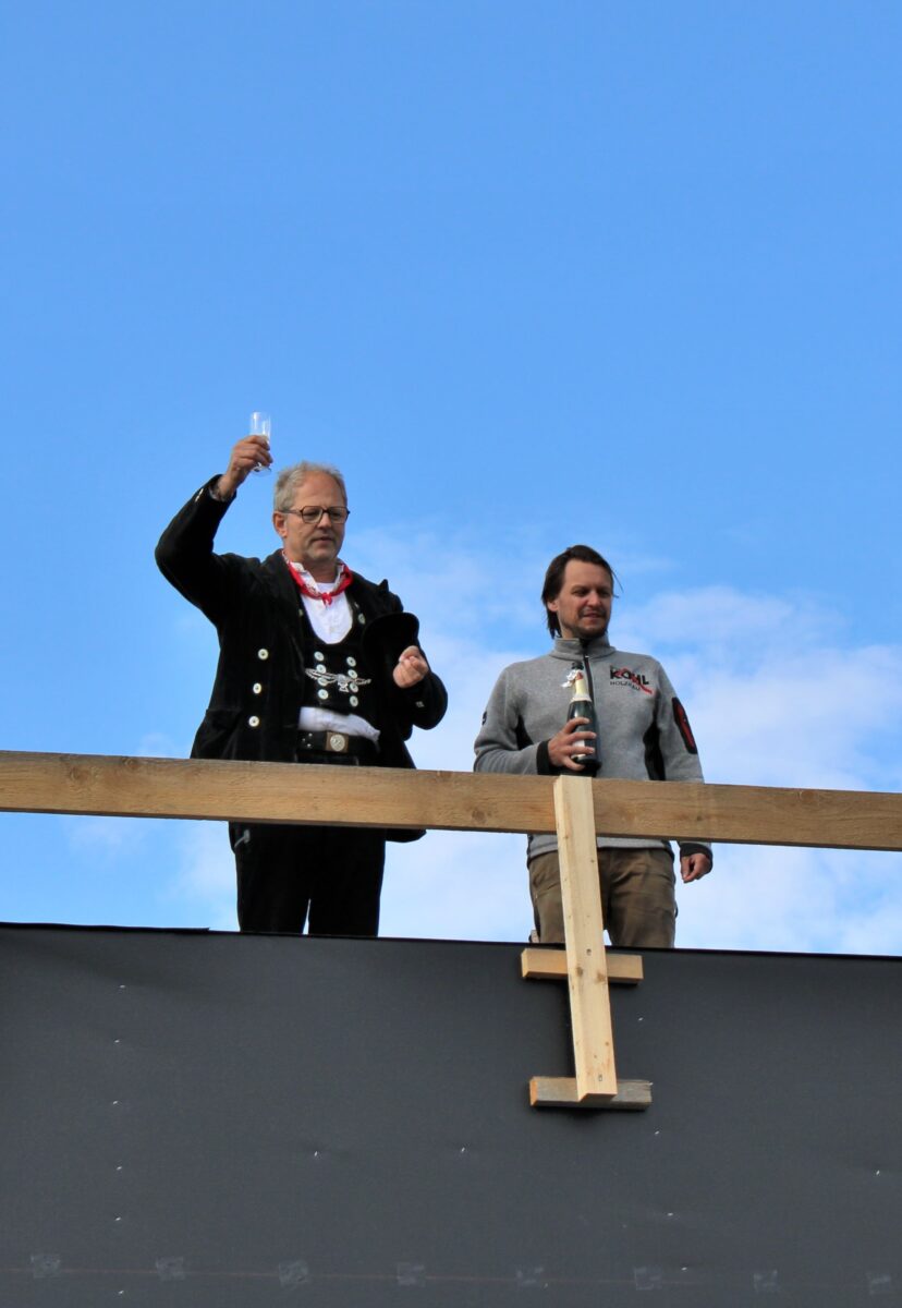 Stadt Kemnath feiert Richtfest für den Neubau des Feuerwehrgerätehauses