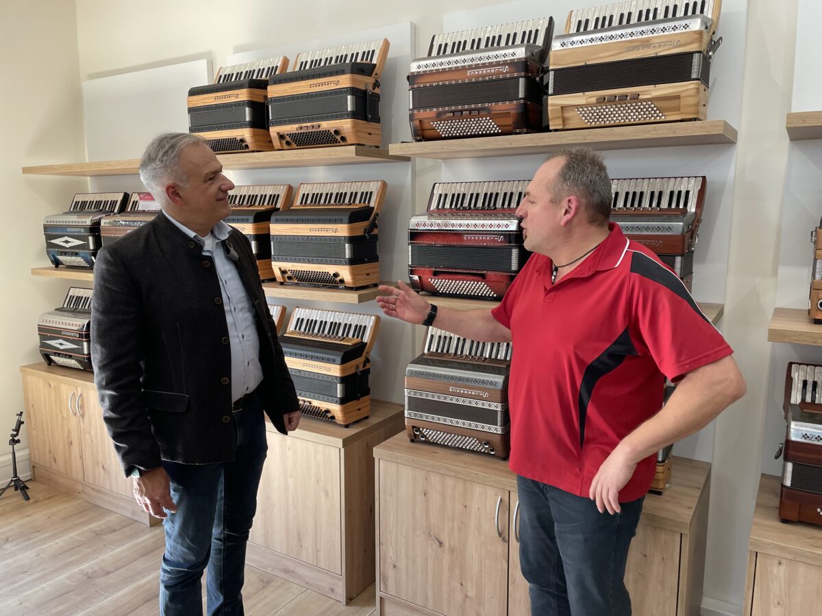 Kunden aus ganz Europa: Das Harmonika-Haus am Silberbach
