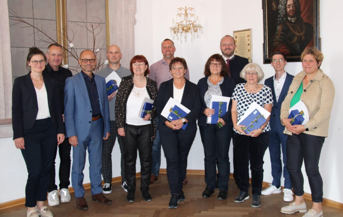 Landkreis ehrt Dienstjubilare und langjährige Mitarbeiter