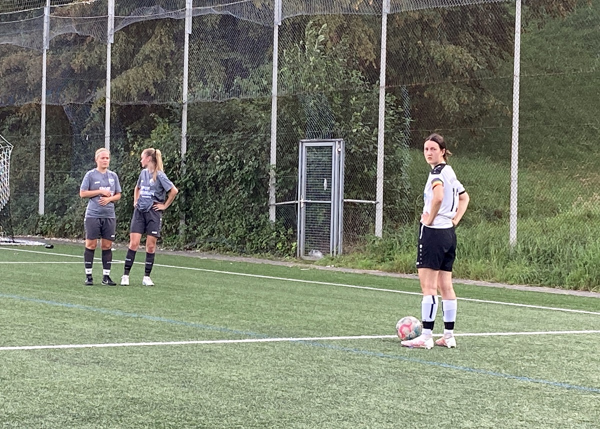 SV Neusorg Damenfußball: Youngster soll Routinierin Laura Graser ersetzen