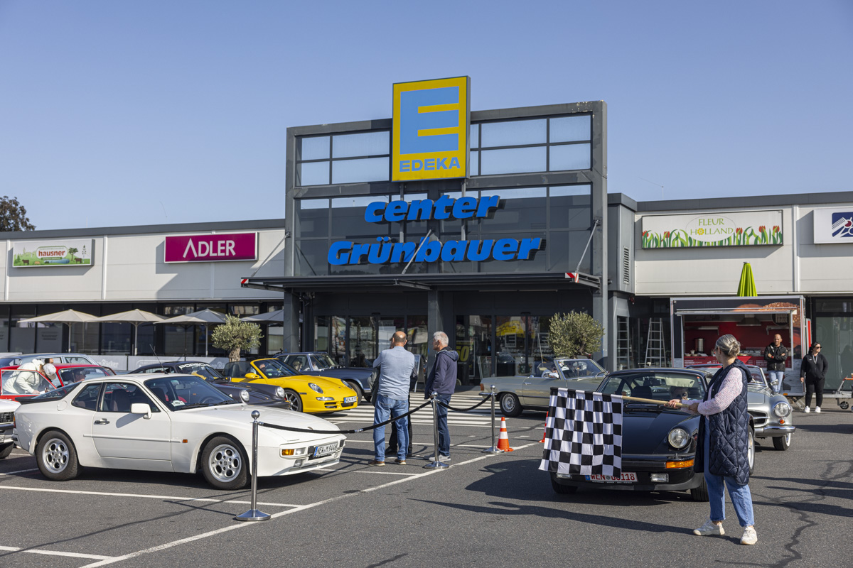 Der ATC-Weiden feiert den Saisonabschluss mit imposanten Oldtimern und Sportwagen