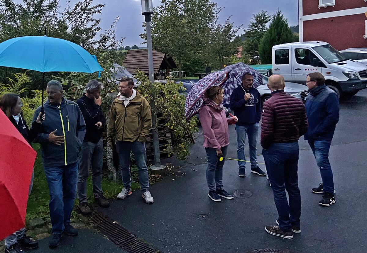 Ortsbegehung mit dem CSU-Ortsverband Pirk in Enzenrieth