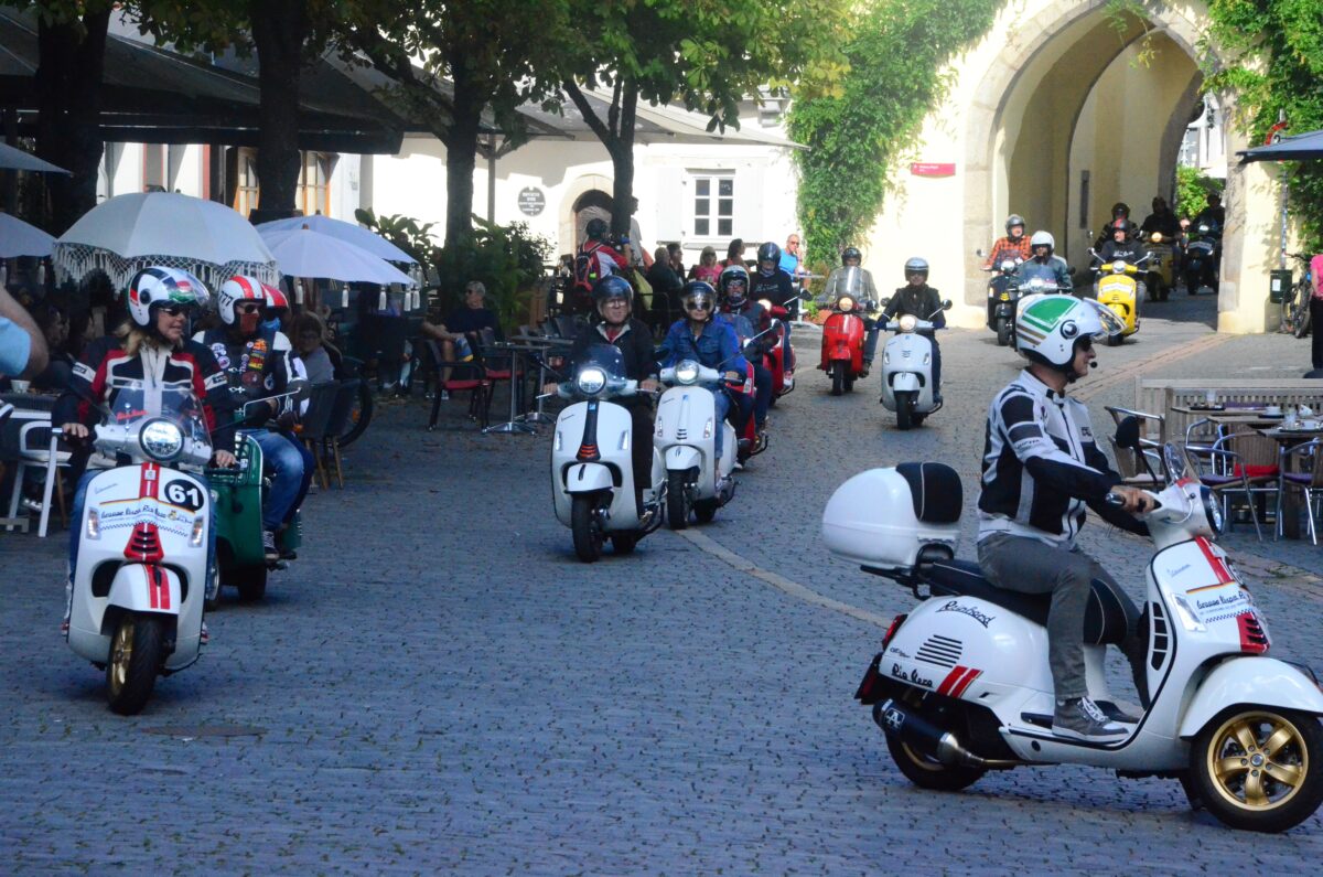 Vespa-Club „Rio Nero“ unterstützt Kinderkrebshilfe Nordoberpfalz