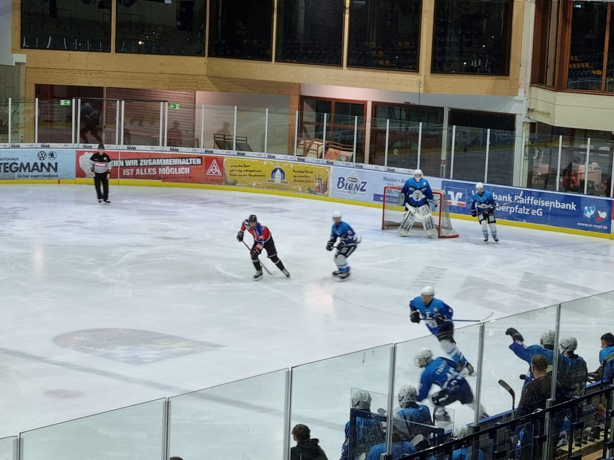 Young Blue Devils: U 17 feiert gegen den VER Selb einen viel umjubelten Derbysieg