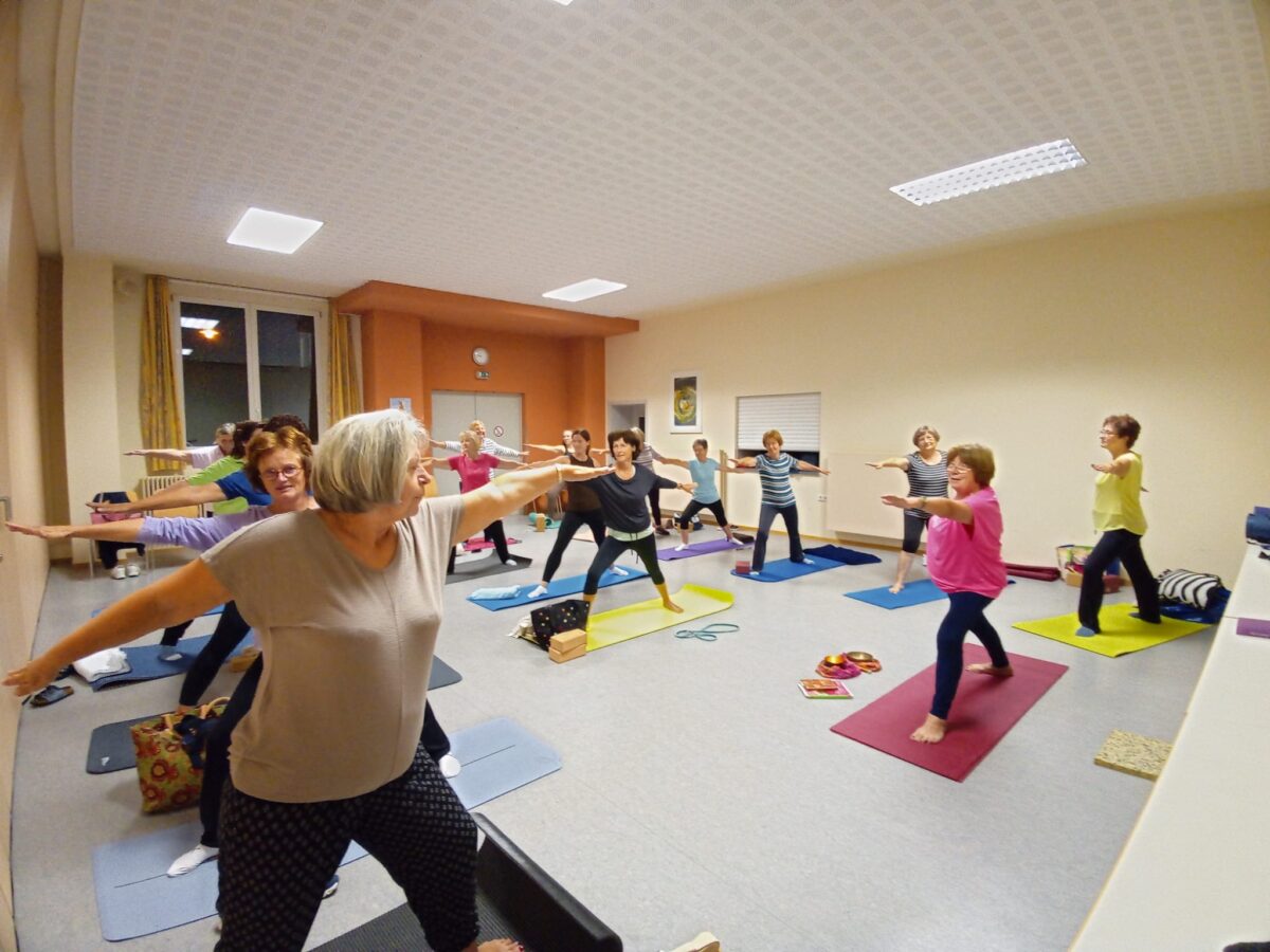 Erster Yogaabend des Frauenbundes Schirmitz war ein voller Erfolg