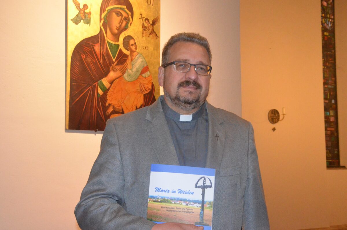 Pfarrvikar Dr. Achim Dittrich veröffentlicht Buch über „Maria in Weiden“