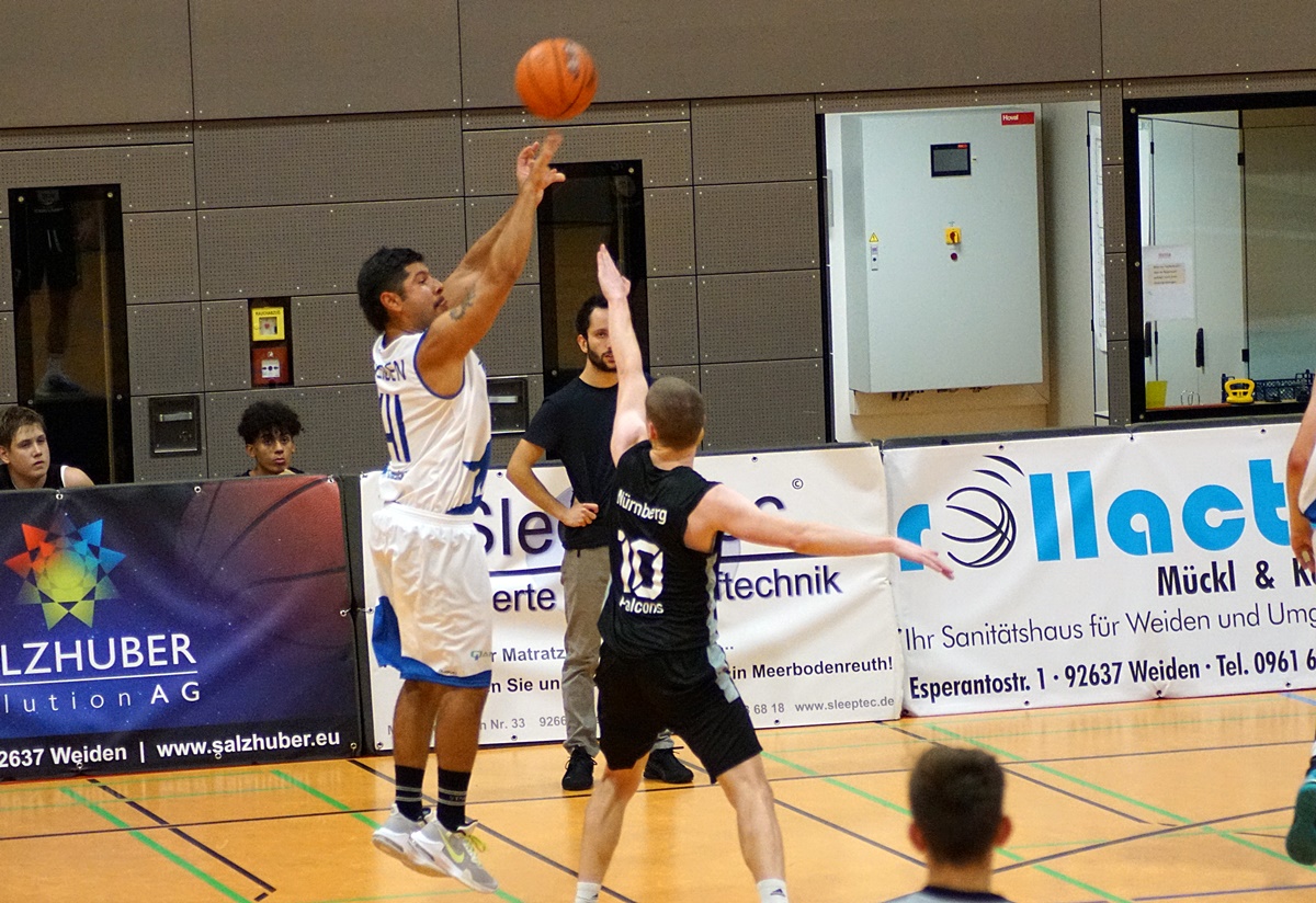 Basketballer des TB Weiden starten mit Niederlage und Sieg