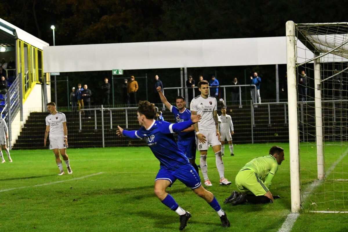 SpVgg SV Weiden nach 2:1-Sieg gegen Seebach alleiniger Tabellenführer