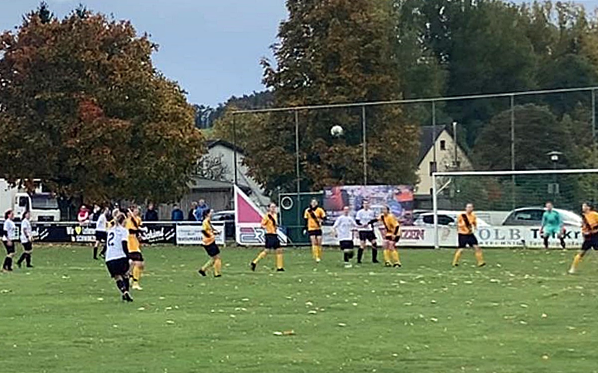 Fußballerinnen des SC Luhe Wildenau landen einen „Lucky Punch“