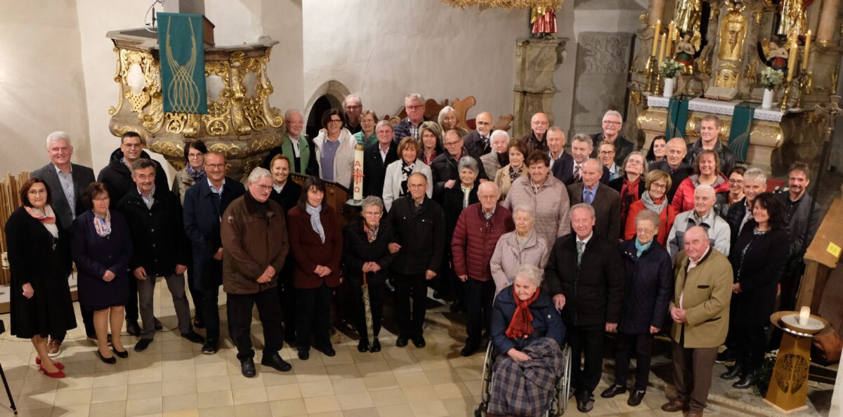 26 Ehejubilare feierten in der St. Johannes Baptista Kirche mit Pfarrer Römischer