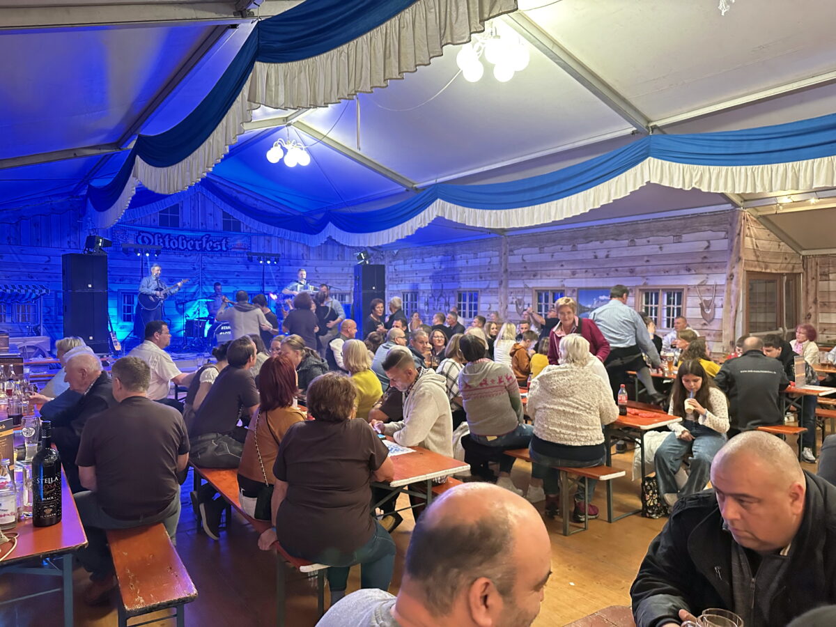 Gewerbebetriebe feiern Oktoberfest