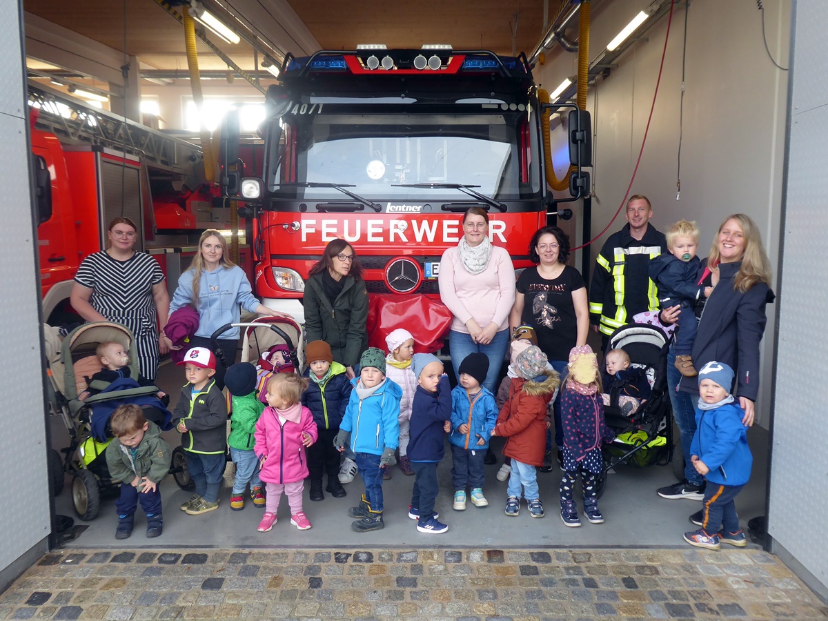 Kindergrippe: Ausflug zur Freiwilligen Feuerwehr Eschenbach