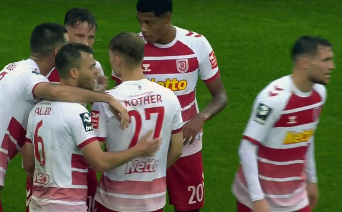 SSV Jahn in der Dritten Liga: Spitzenreiter nach Kartenorgie gegen VfB Lübeck