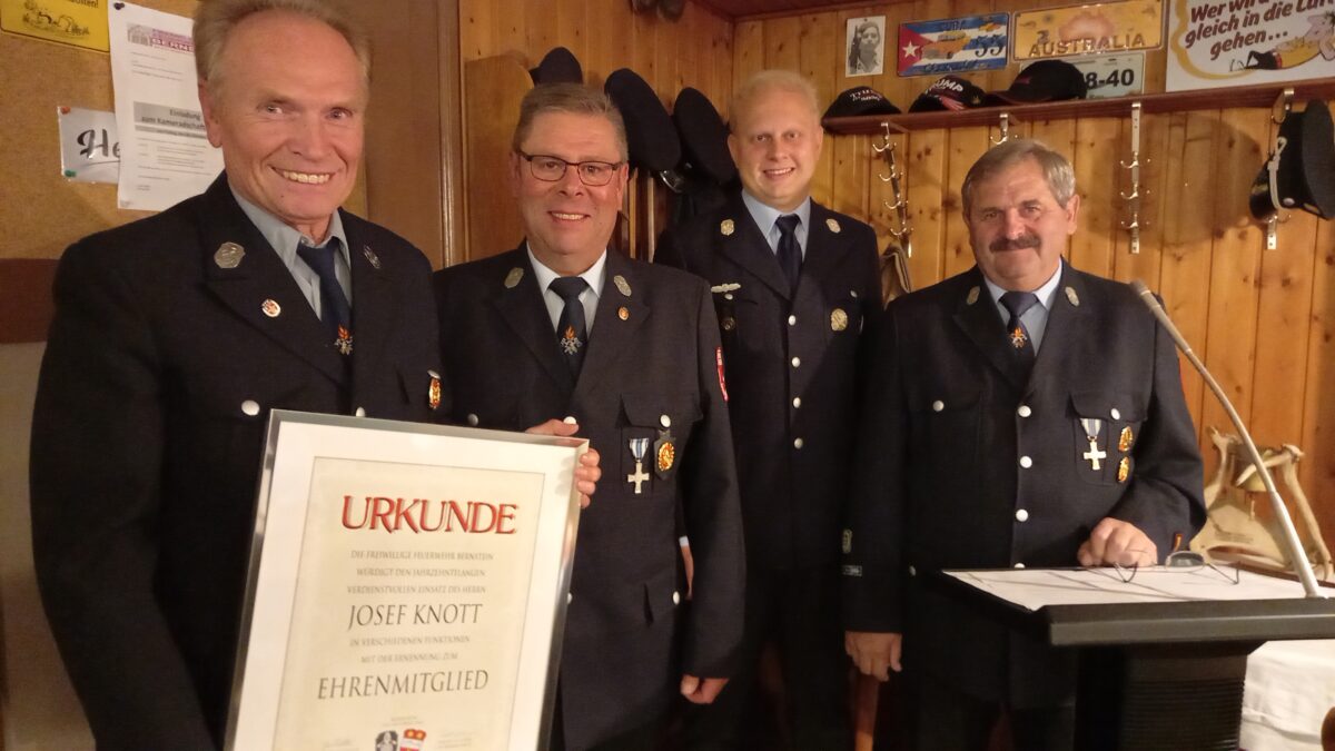 Viele Ehrungen und Beförderungen in Bernstein