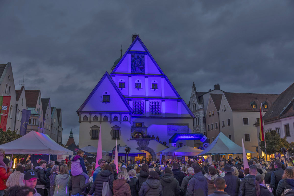 Weiden feiert erste Blue Devils Night