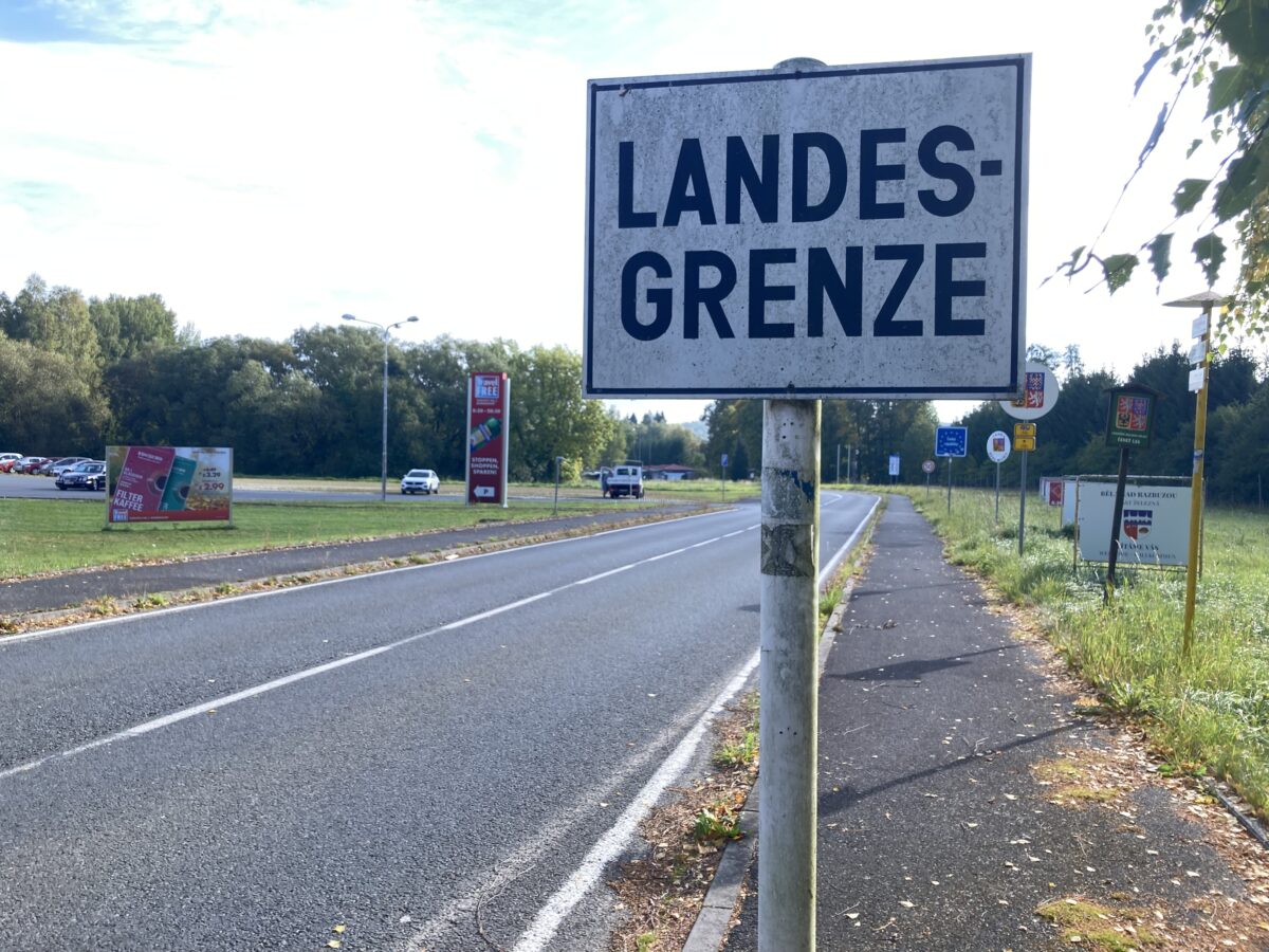 Bürger geben entscheidenden Hinweis: Polizei stoppt Diebesbande an der Grenze
