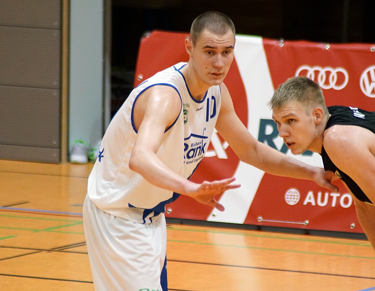 TB-Basketballer halten sich gegen den Favoriten lange tapfer