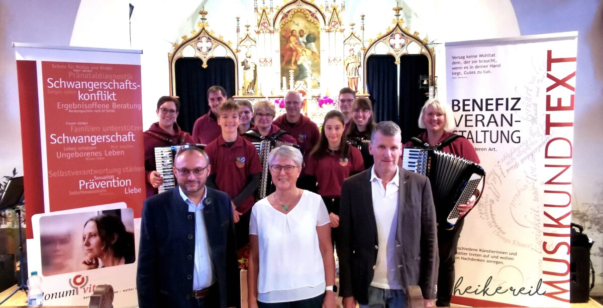 Standing Ovation bei erfolgreicher Benefizveranstaltung