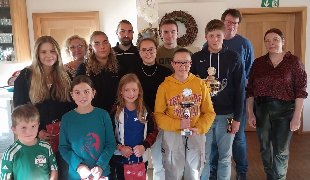 Tirschenreuther Schwimmclub zeichnet seine erfolgreichsten und fleißigsten Sportler aus