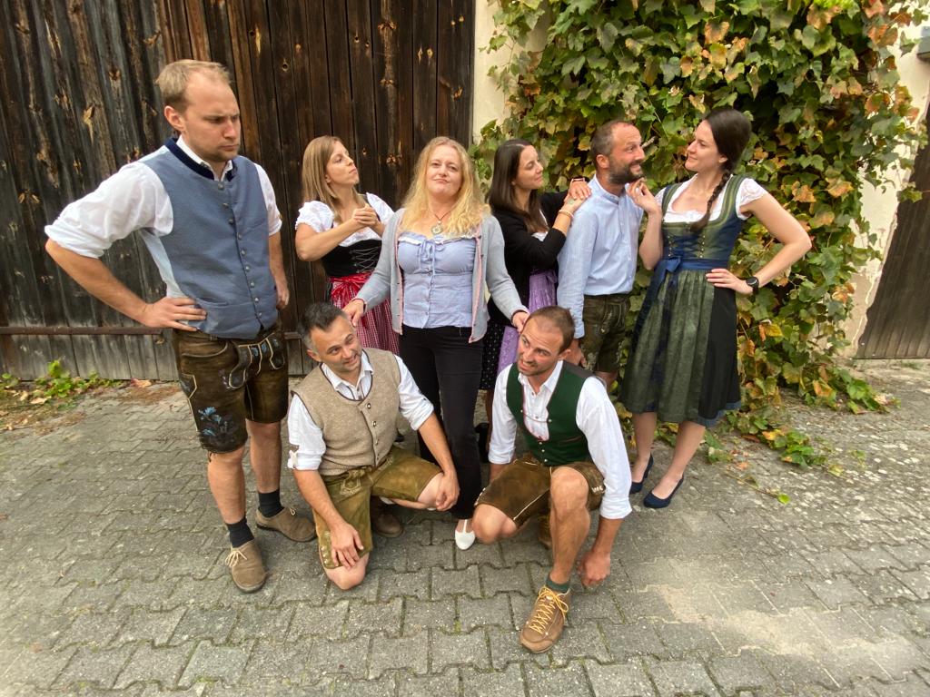 „Stoapfälzer Theatergruppm“ feiert nach achtjähriger Pause wieder Premiere