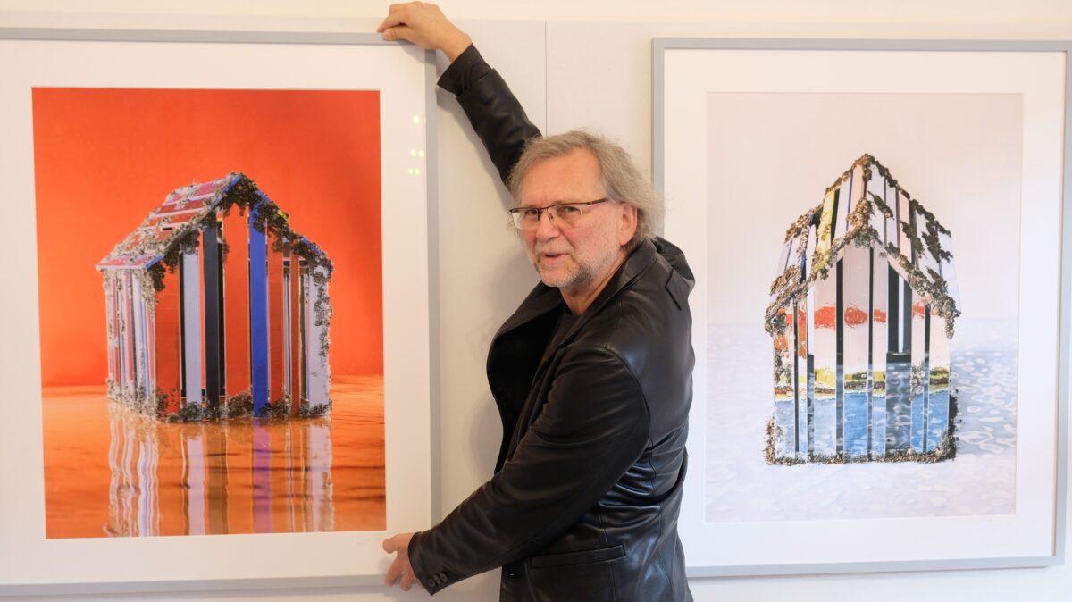 Visuelles Erlebnis mit der strahlenden Leuchtkraft von Antikglas und Fotografien