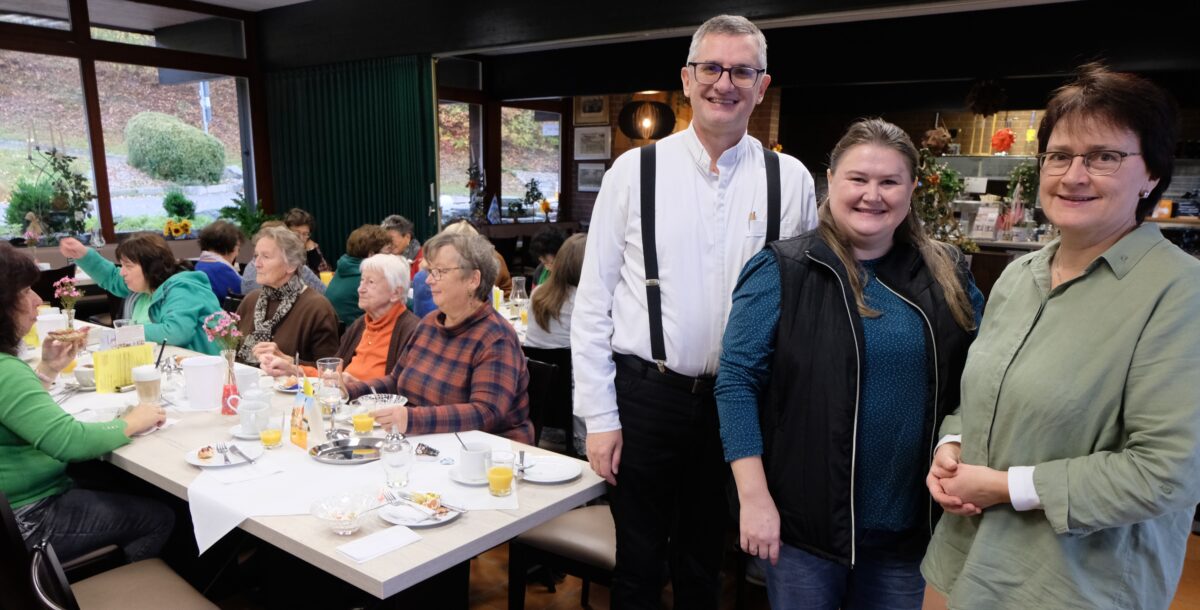 Pfarrersehepaar aus Brasilien beim Flosser Frauenbund