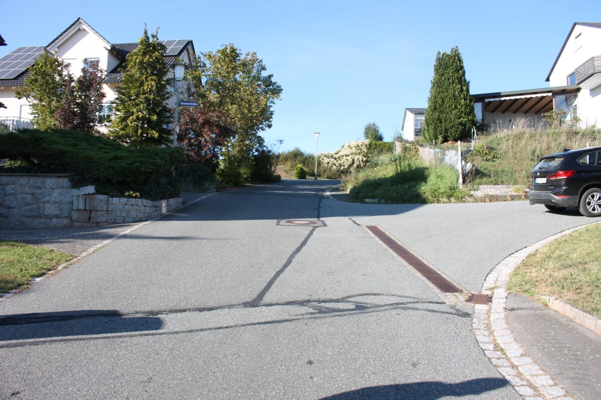 Bald kupplungschonende Vorfahrtregelung in der Hochstraße in  Pressath