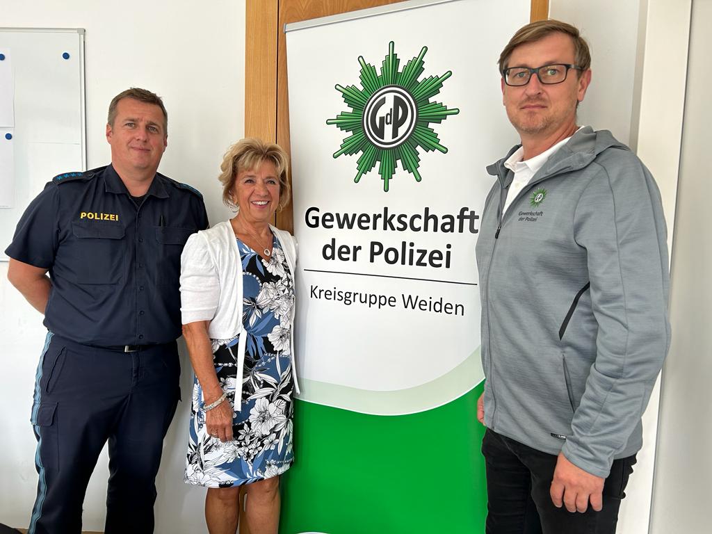 Bürger- und Polizeiball mit Sarah Barelly und „Überraschungen“