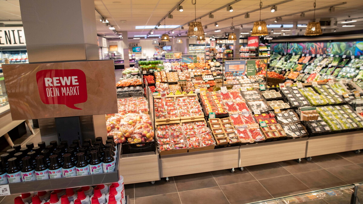 Dem großen Rewe-Markt am Rehbühl steht fast nichts mehr im Weg