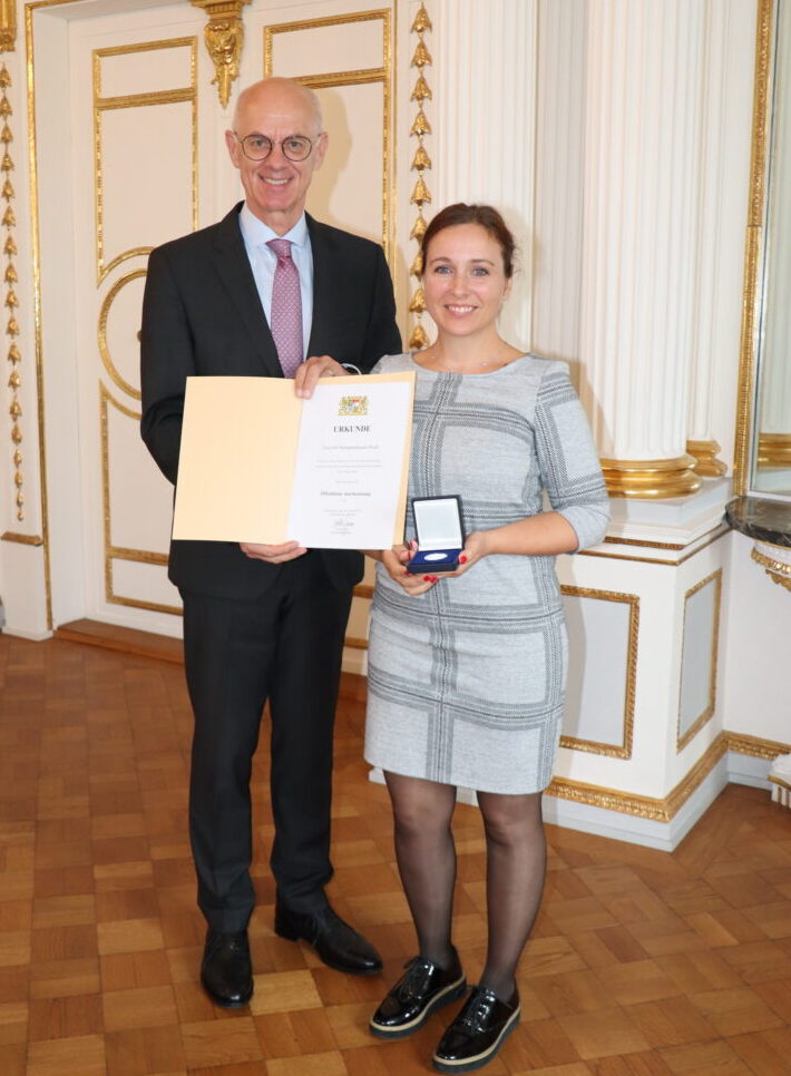 Regierung ehrt Lebensretter: Medaille für Weidenerin