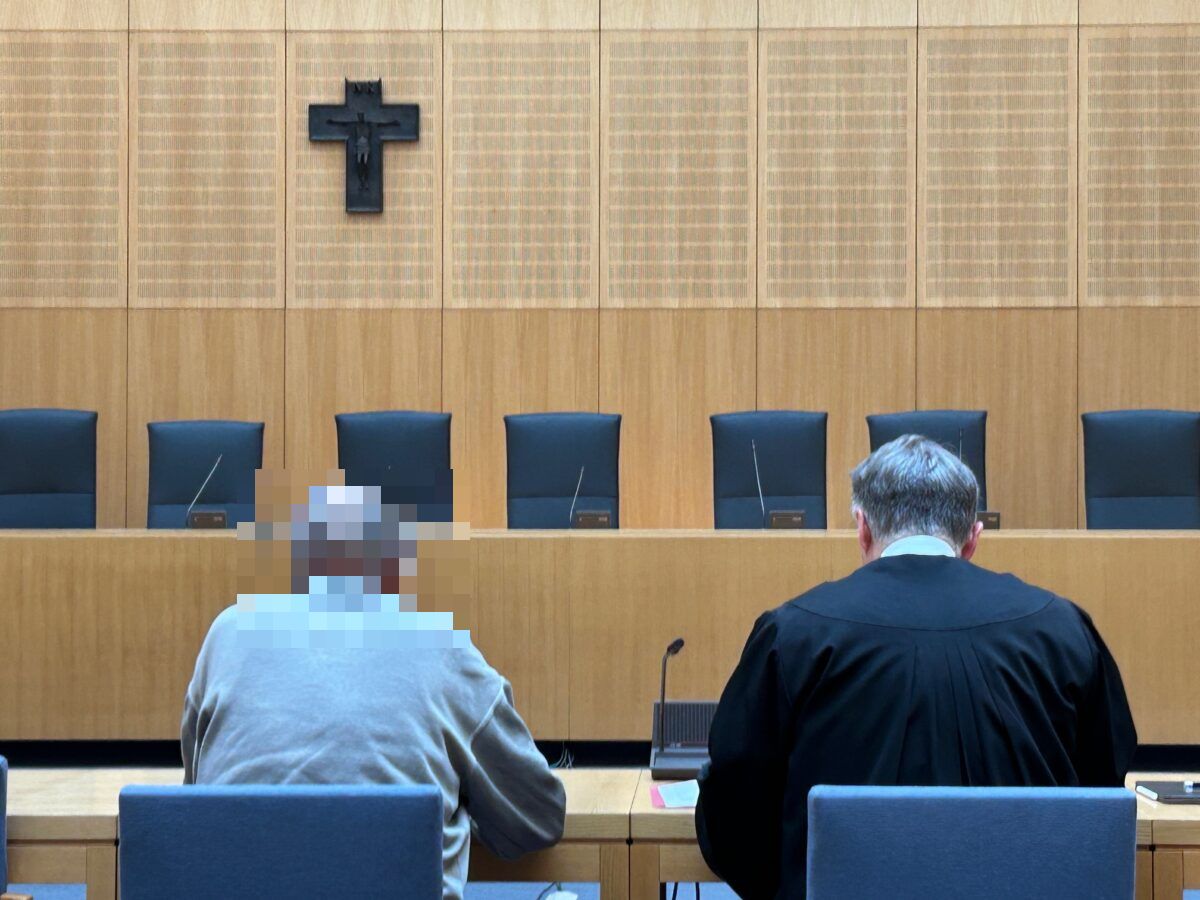 Stiefopa (75) vergreift sich an Enkelin (10)