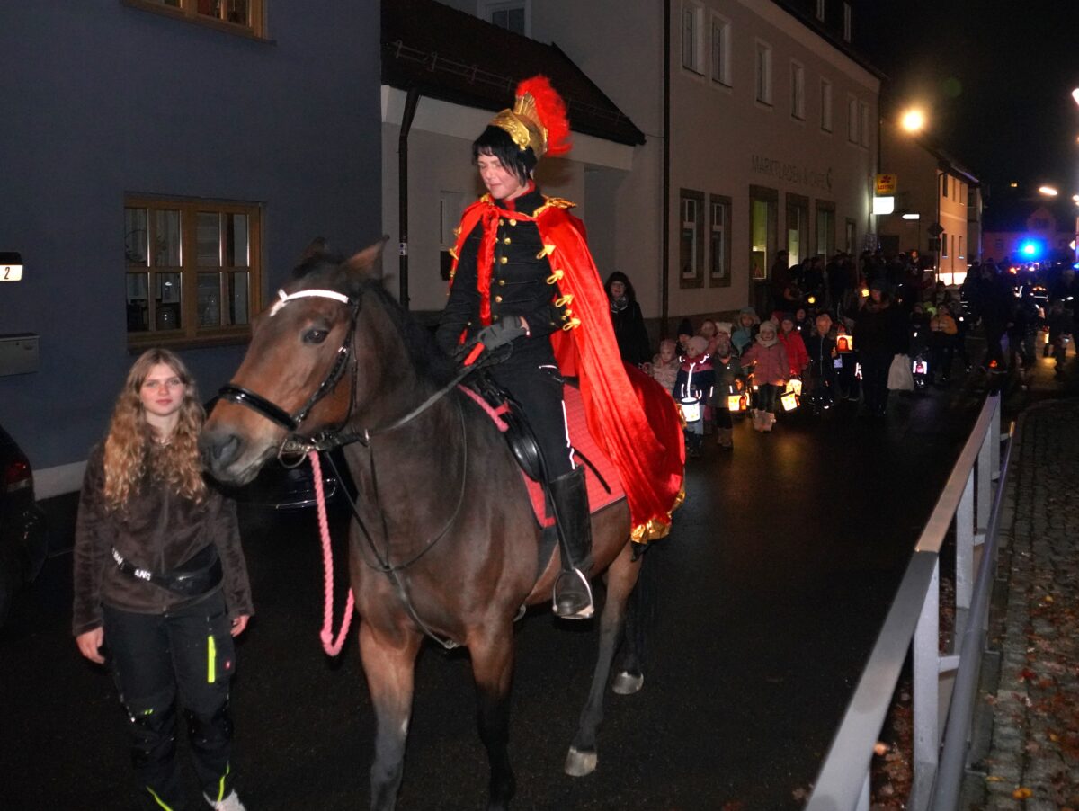 Lady Toskana trägt St. Martin