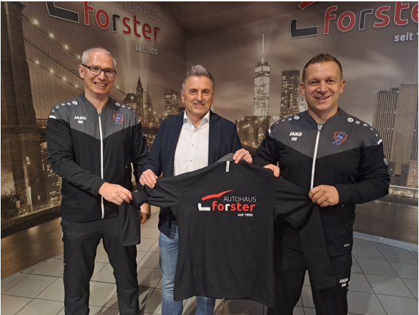 Neue Trainingsanzüge für die Handballabteilung der DJK